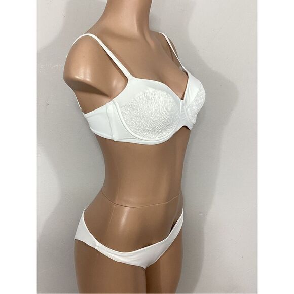 L*SPACE cream Marley bikini set. M/DD-top. Retails $196 - Picture 3 of 16